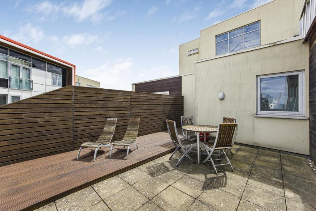 Beautiful Penthouse Apartment With Private Terrace In Greenwich Peninsula Londres Exterior foto